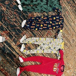 New/Like New Carter’s. Size 4t Fleece Pajama Sleep Suits